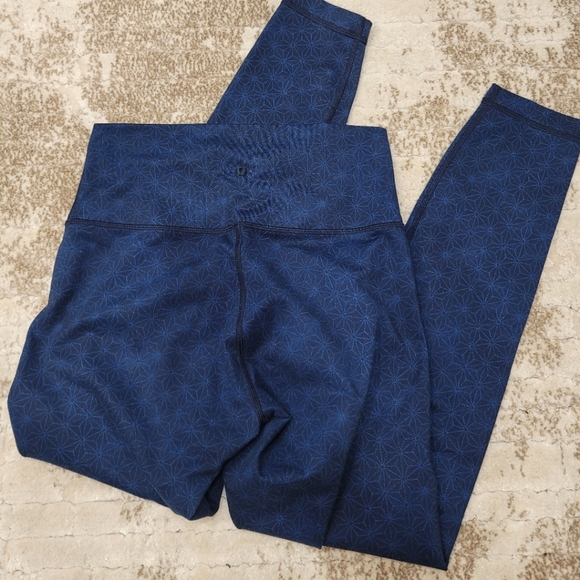 🍋 Lululemon Print Leggings - Picture 2 of 5